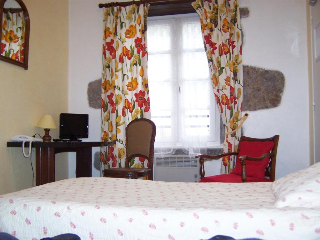 Auberge Hotel De Tournemire - Cantal Номер фото